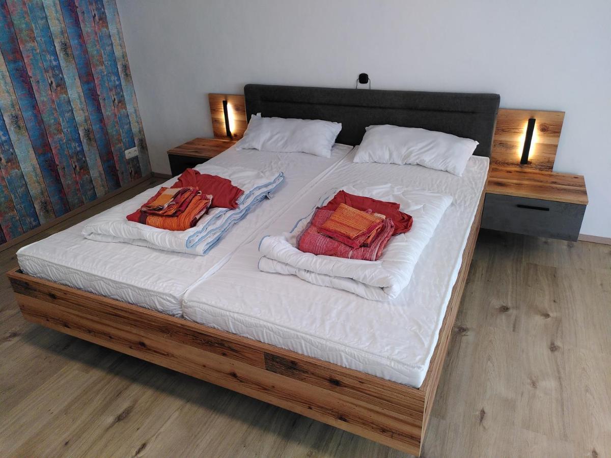 Hostel Bad Salzig Boppard Bagian luar foto